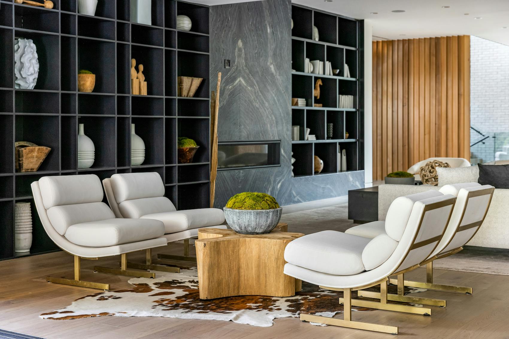 Meridith-Baer-Home-Home-Staging-Southern-California-Woodvale-Estate-Luxury-Homes-Modern-and-Contemporary-Coffee-Table-And-Chairs-Looking-Into-Living-Room